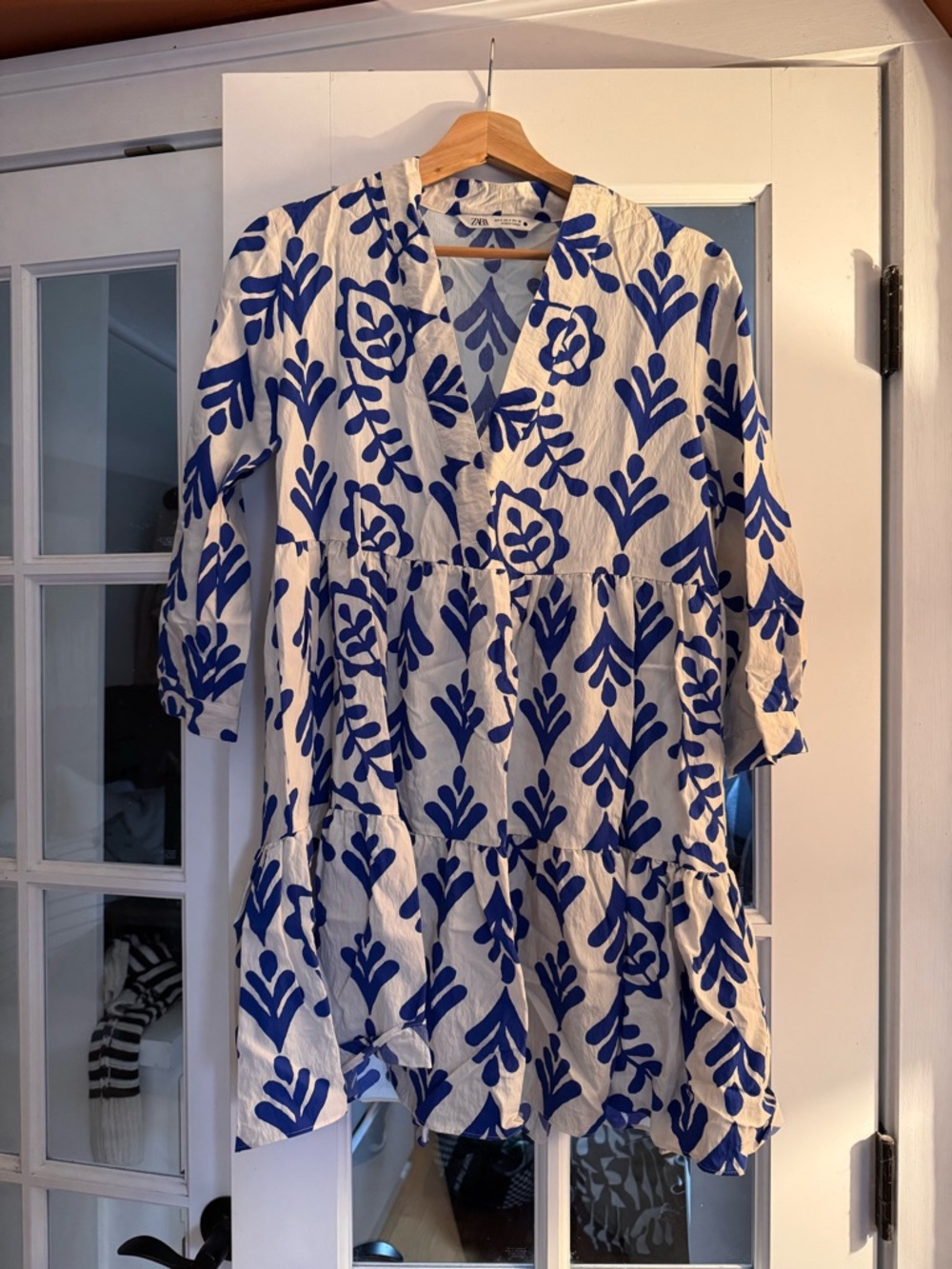Zara White Mini Dress with Blue Floral Print - Picture 2 of 3